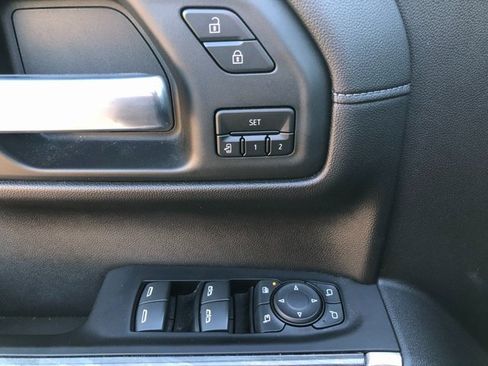 Used 2019 Chevrolet Silverado 1500 LTZ image 12