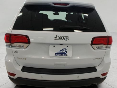 Used 2022 Jeep Grand Cherokee Laredo E AWD/4WD image 6