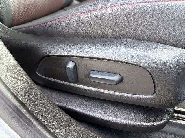 Used 2025 Chevrolet Blazer RS FWD image 26
