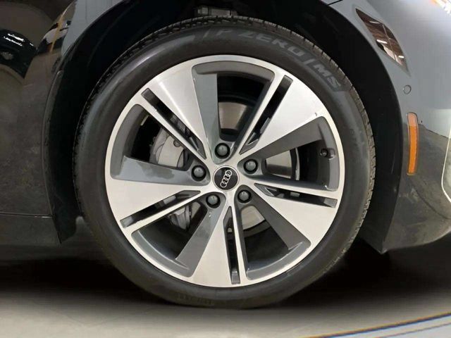 Used 2025 Audi A6 e-tron Premium Plus w/ Premium Plus RWD image 99
