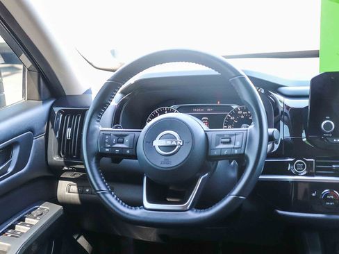 Used 2024 Nissan Pathfinder SV FWD image 15
