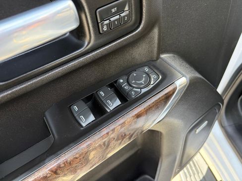 Used 2020 GMC Sierra 3500 Denali w/ Denali Ultimate Package image 10