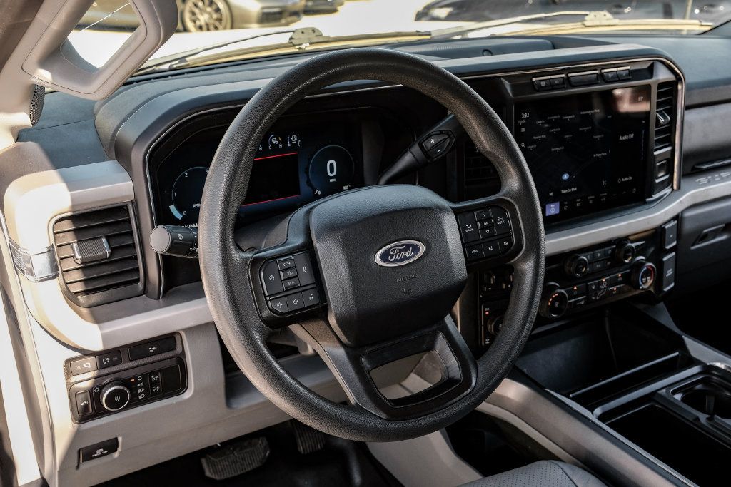 Used 2023 Ford F250 XLT w/ Black Appearance Package AWD/4WD image 12