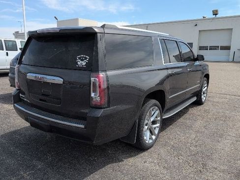 Used 2017 GMC Yukon XL Denali w/ Open Road Package AWD/4WD image 2
