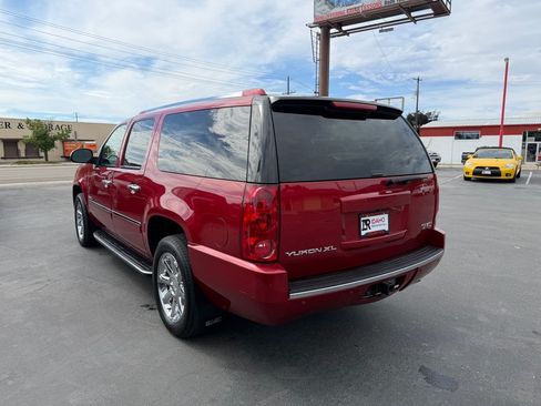 Used 2014 GMC Yukon XL Denali AWD/4WD image 4