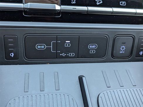 Used 2025 Hyundai Santa Fe Calligraphy image 23