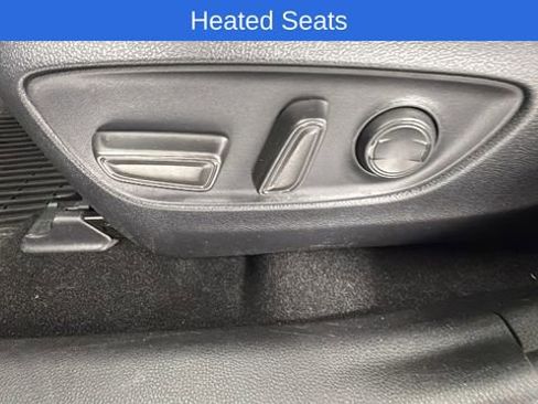Used 2022 Toyota RAV4 XLE w/ Convenience Package image 11