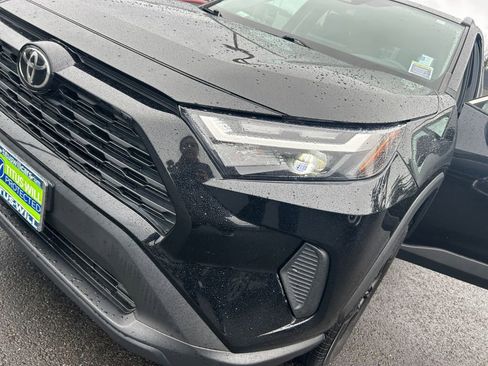 Used 2022 Toyota RAV4 XLE AWD/4WD image 37