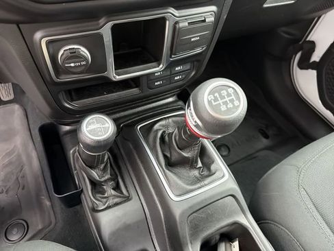 Used 2022 Jeep Wrangler Unlimited Sport AWD/4WD image 21