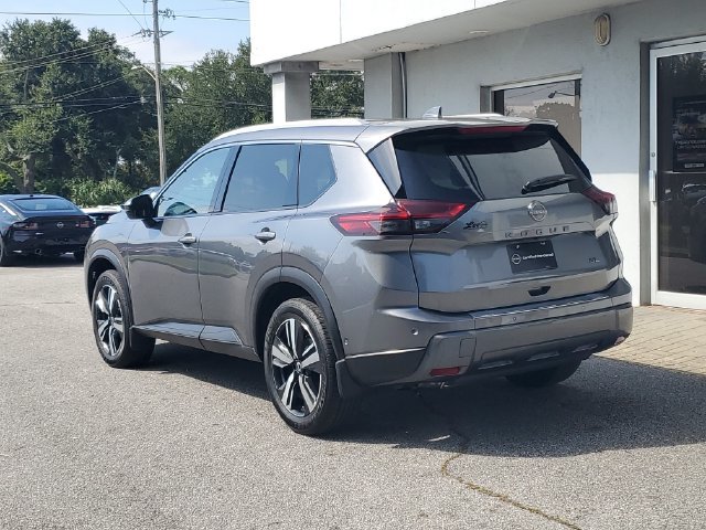 Certified 2025 Nissan Rogue SL w/ SL Premium Package FWD image 2