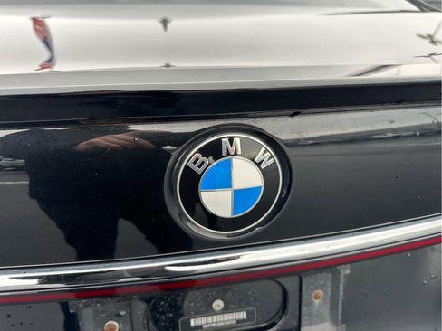 Used 2022 BMW 750i xDrive image 13