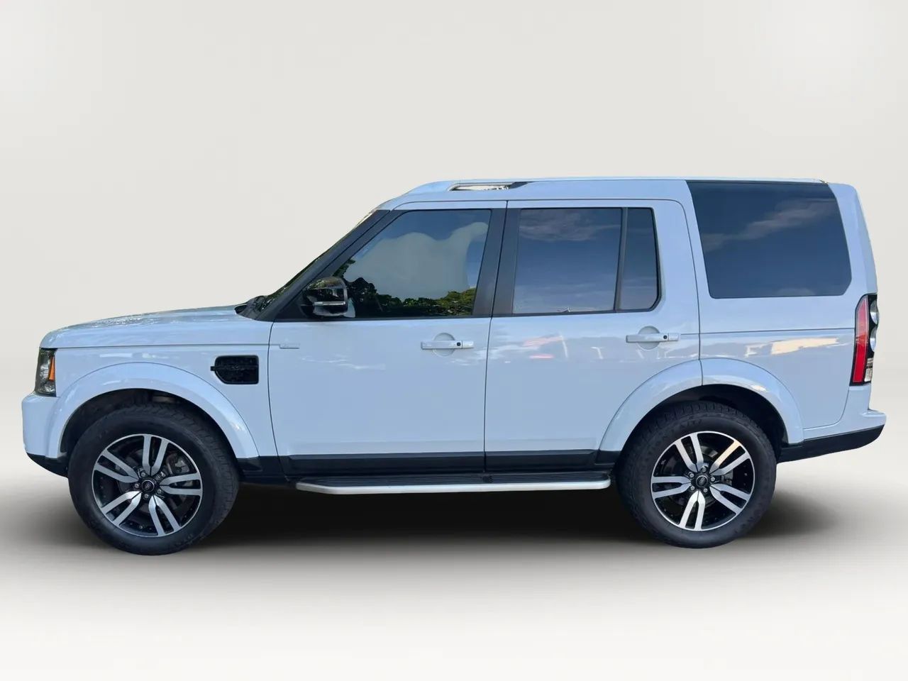 Used 2016 Land Rover LR4 HSE LUX AWD/4WD image 5
