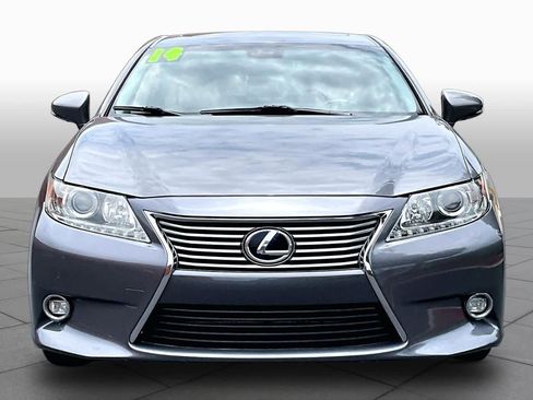 Used 2014 Lexus ES 300h w/ Luxury Package w/Bamboo Trim FWD image 3
