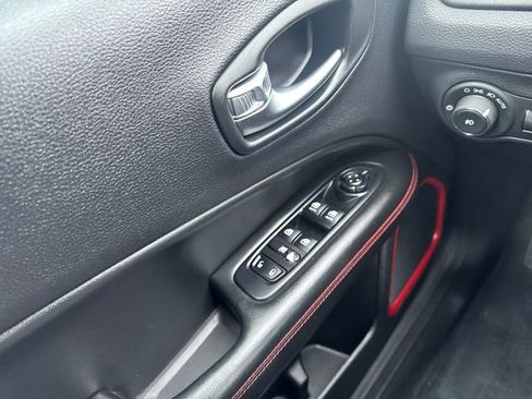 Used 2018 Jeep Compass Trailhawk w/ Safe & Security Group image 18