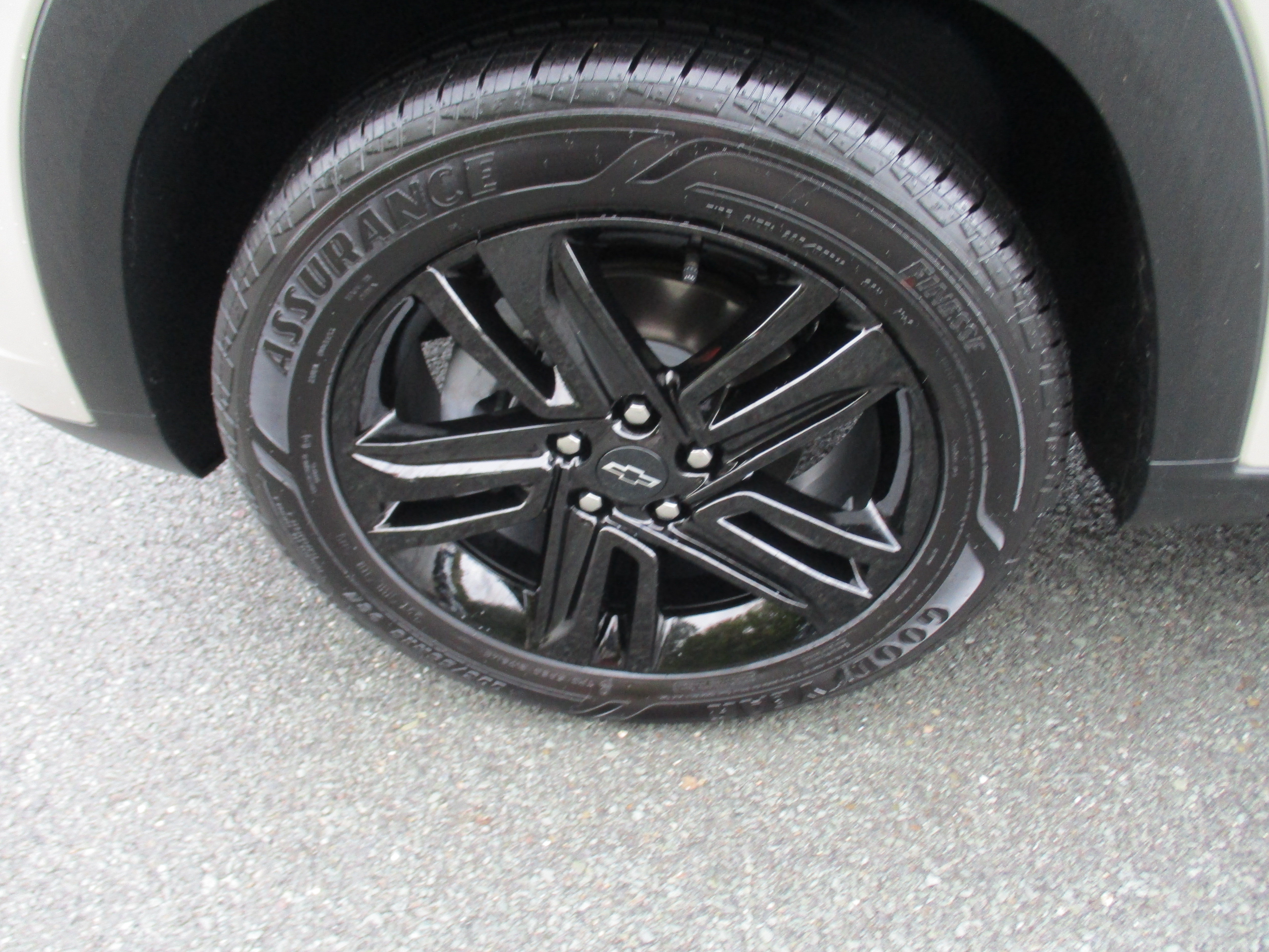 Used 2026 Chevrolet Trax ACTIV w/ Sunroof Package FWD image 9