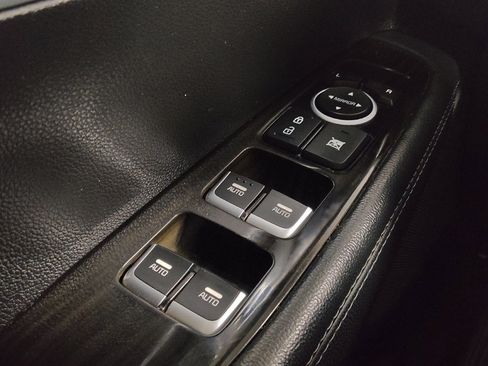 Used 2019 Kia Sorento AWD image 27