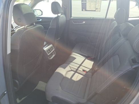 Used 2026 Volkswagen Atlas SEL AWD/4WD image 15