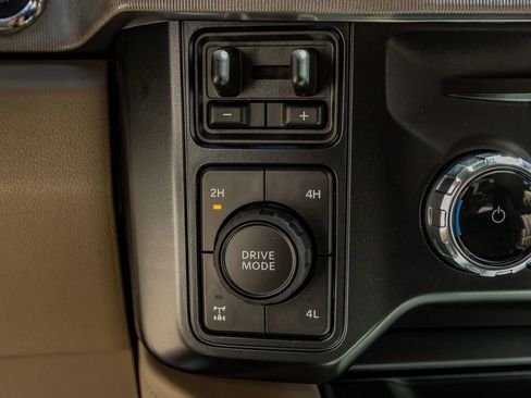 Used 2026 Ford F250 Platinum w/ Platinum Plus Package image 23