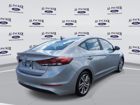 Used 2017 Hyundai Elantra Limited w/ Limited Tech Package 04 FWD image 5