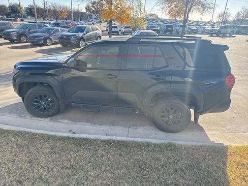 Used 2025 Toyota 4Runner SR5 image 5