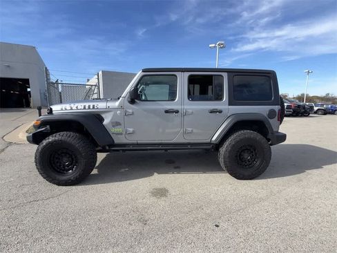 Used 2018 Jeep Wrangler Unlimited Sport S image 3