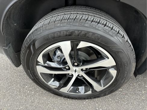 Certified 2024 Chevrolet Trax RS w/ Driver Confidence Package image 28