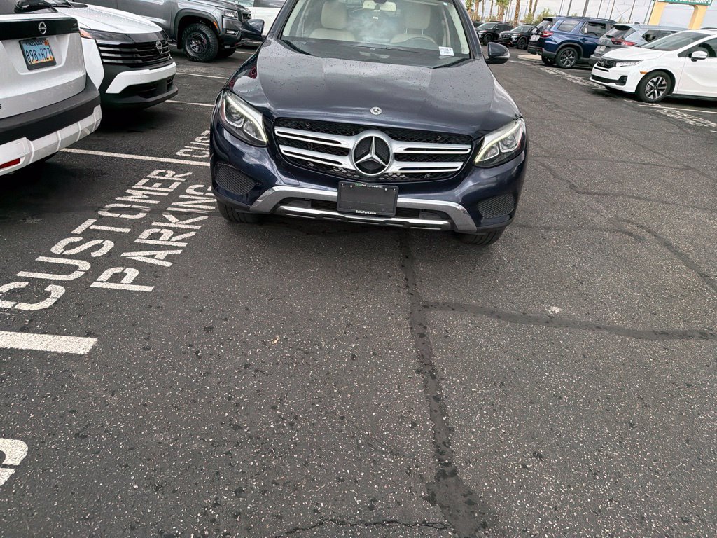 Used 2019 Mercedes-Benz GLC 300 image 2