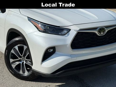 Used 2023 Toyota Highlander XLE FWD image 5