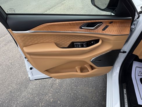 Used 2023 Jeep Grand Cherokee L Summit image 7