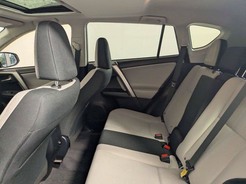 Used 2018 Toyota RAV4 XLE FWD image 38