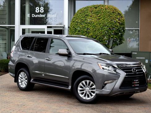 Used 2014 Lexus GX 460 image 2
