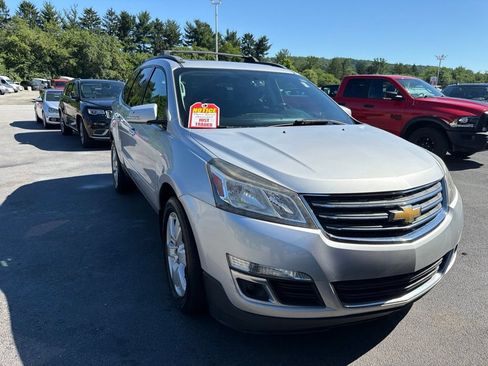 Used 2017 Chevrolet Traverse LT w/ Traveler's Package AWD/4WD image 1
