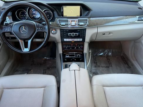 Used 2014 Mercedes-Benz E 350 Sedan image 3