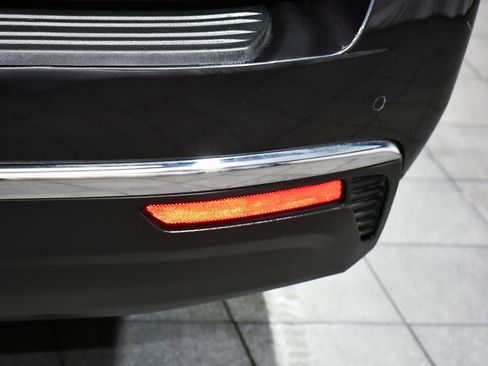 Used 2022 Chevrolet Tahoe LT w/ Luxury Package image 84