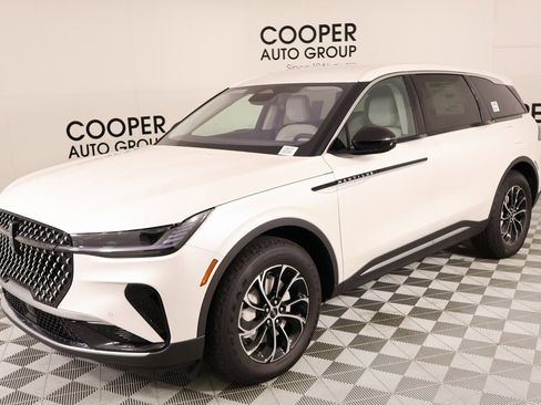 New 2026 Lincoln Nautilus Premier image 10