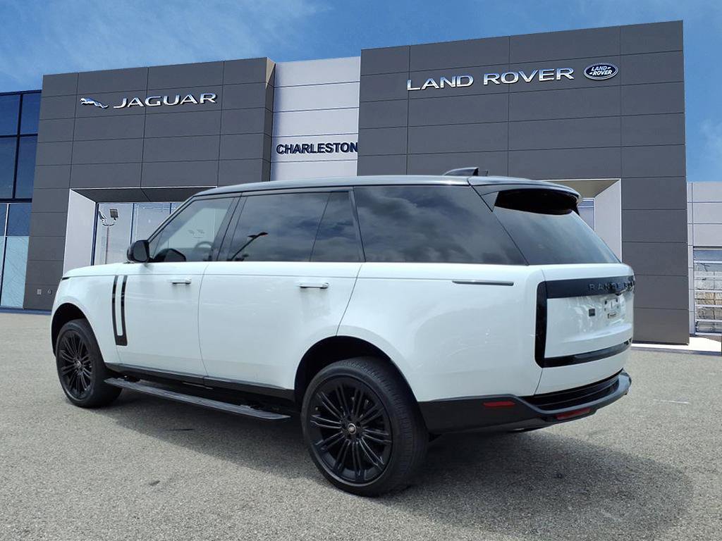 Used 2025 Land Rover Range Rover Long Wheelbase SE AWD/4WD image 3