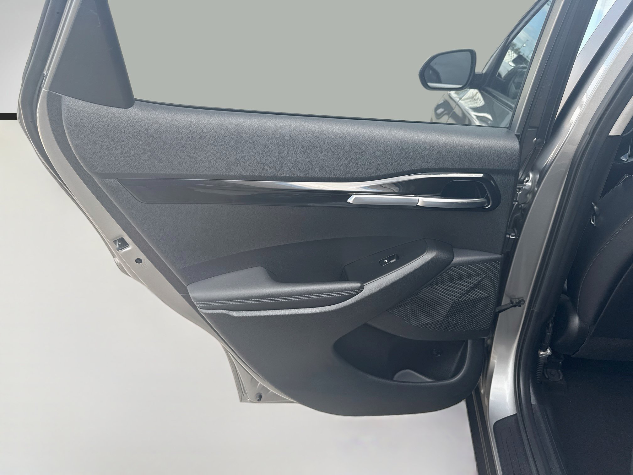 Used 2023 Kia Seltos S FWD image 23