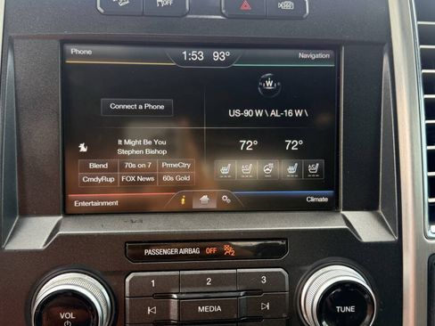 Used 2015 Ford F150 Platinum w/ Equipment Group 701A Luxury AWD/4WD image 24