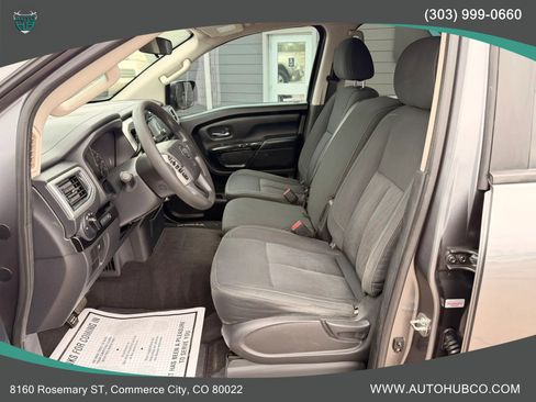 Used 2017 Nissan Titan SV AWD/4WD image 9