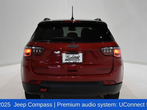 Used 2025 Jeep Compass Trailhawk AWD/4WD image 5