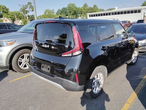 Used 2023 Kia Soul LX w/ Option Group 015 FWD image 5