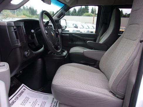 Used 2016 Chevrolet Express 3500 LT w/ LT Preferred Equipment Group image 12