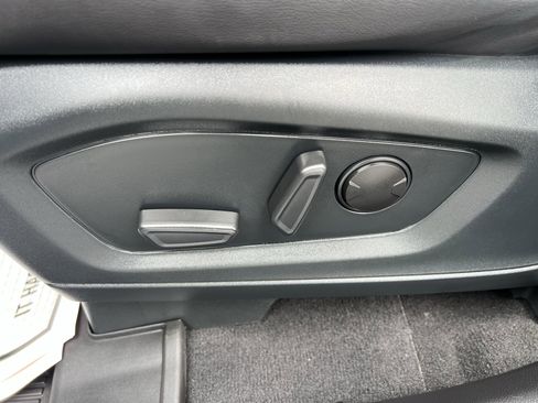 Used 2023 Ford Explorer XLT w/ Equipment Group 202A image 15