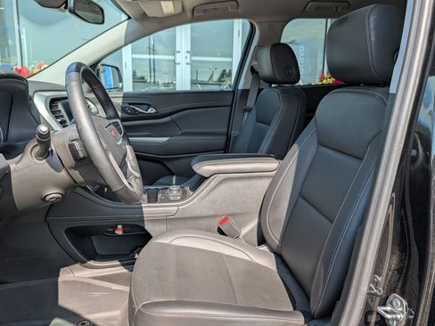 Certified 2023 GMC Acadia SLT w/ Preferred Package AWD/4WD image 8