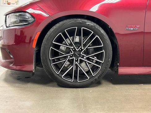 Used 2018 Dodge Charger R/T Scat Pack RWD image 11