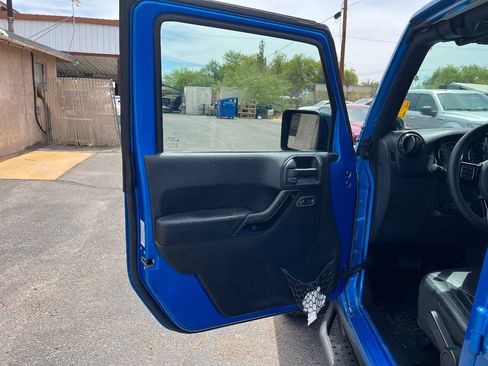 Used 2014 Jeep Wrangler Unlimited Sahara AWD/4WD image 12