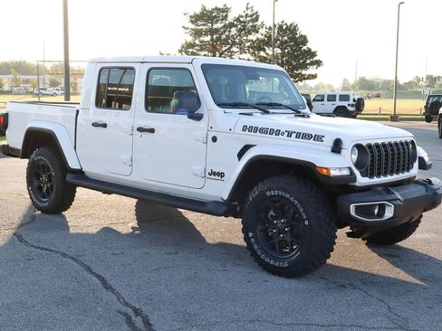 New 2025 Jeep Gladiator High Tide image 4
