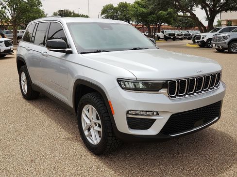 Used 2023 Jeep Grand Cherokee Limited AWD/4WD image 6