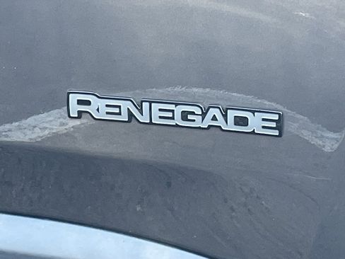 Used 2020 Jeep Renegade Altitude w/ UConnect 8.4 Nav Group image 10