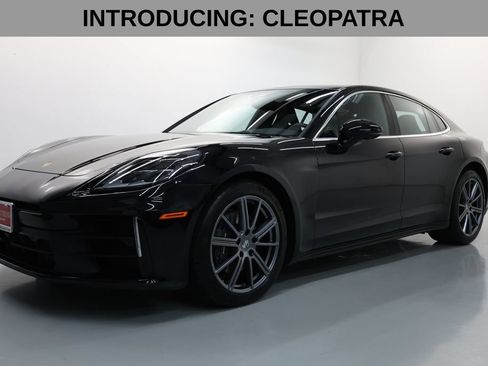Used 2025 Porsche Panamera image 2
